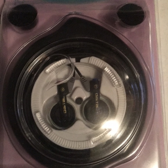 Kiss portable stereo phone - Picture 3 of 3